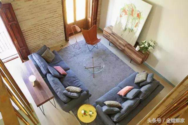 客厅沙发这样放释放了大一倍的空间，找不到更美更实用的啦！