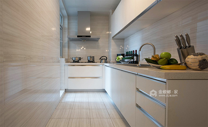 白色橱柜营造清爽简单的厨房-厨房