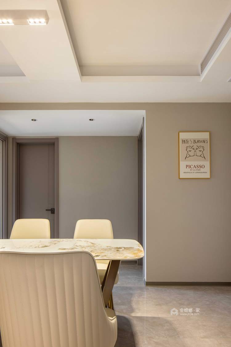 150平凤熹台轻奢风格-中性与明亮的组合，设计了一个舒适的室内空间。-空间效果图