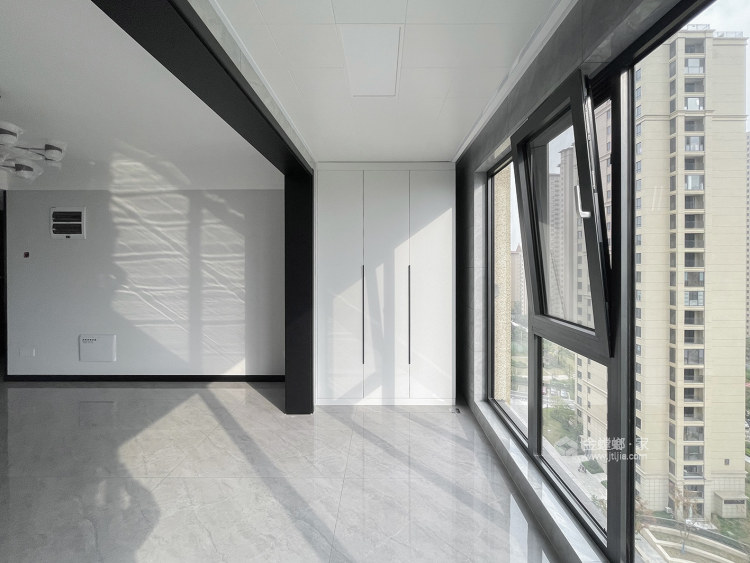 150平合山府黑白现代-客厅效果图及设计说明