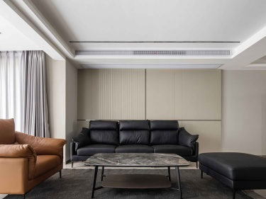 150平凤熹台轻奢风格-中性与明亮的组合，设计了一个舒适的室内空间。